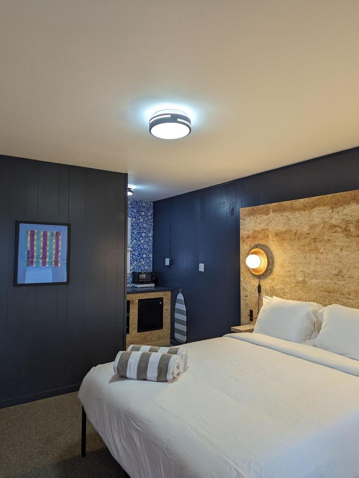 The Brooks Motel Hillsdale Экстерьер фото