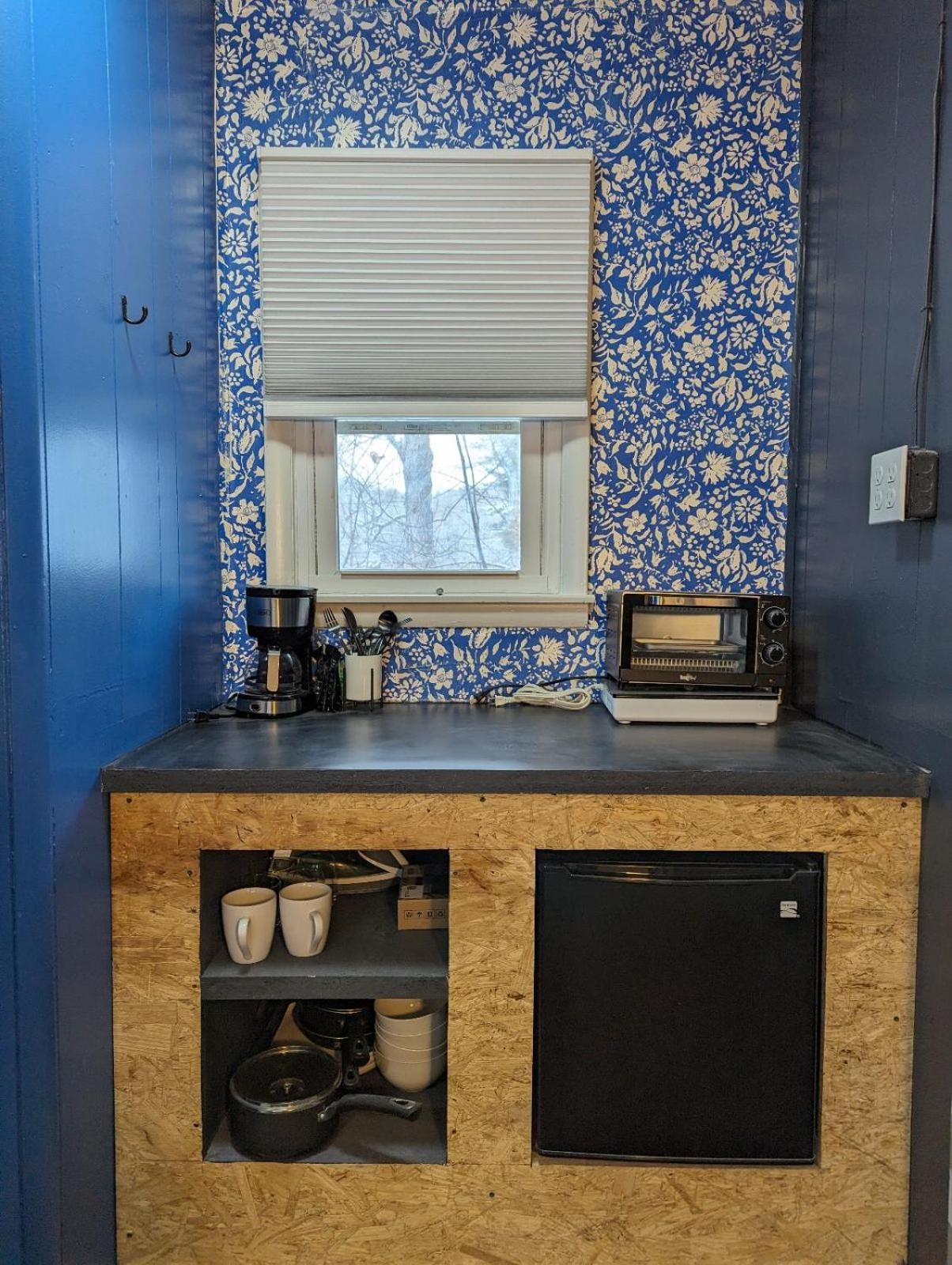 The Brooks Motel Hillsdale Экстерьер фото