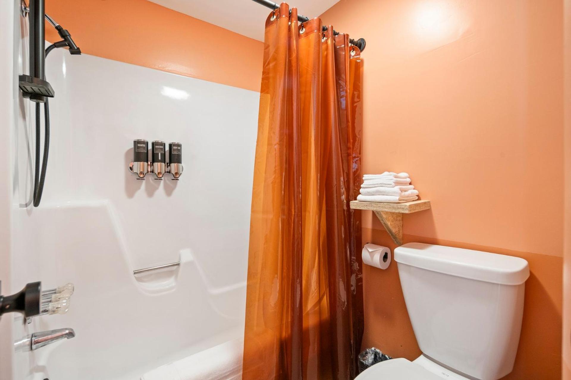 The Brooks Motel Hillsdale Экстерьер фото