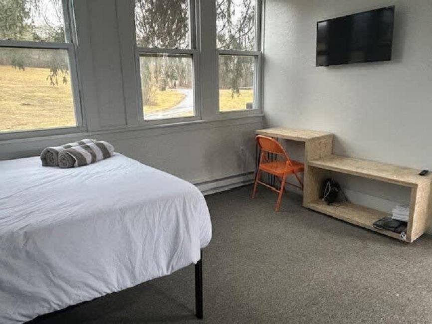 The Brooks Motel Hillsdale Экстерьер фото